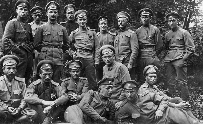 Офицеры 30-го Сибирского стрелкового полка 8-й Сибирской стрелковой дивизии 3-го Сибирского армейского корпуса 2-й армии