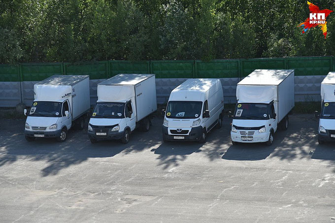 Автоколонна из 70 современных грузовиков проехала от Бердска до Первомайского района. Фото: Влад КОМЯКОВ